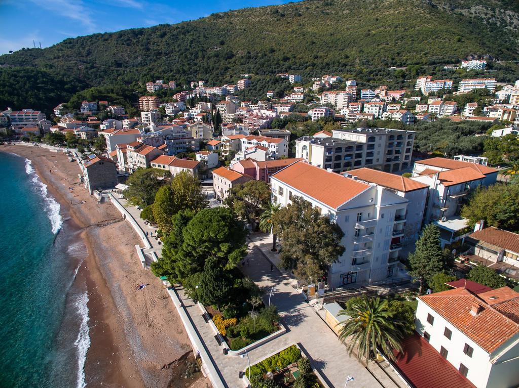 Luxbeachfront Petrovac Екстериор снимка